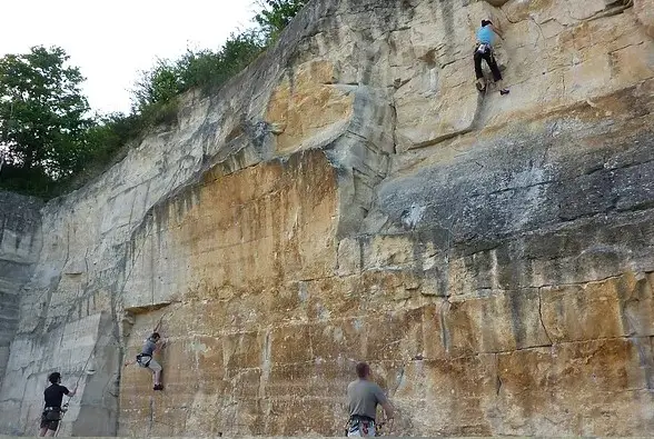 Murs d'escalades naturels