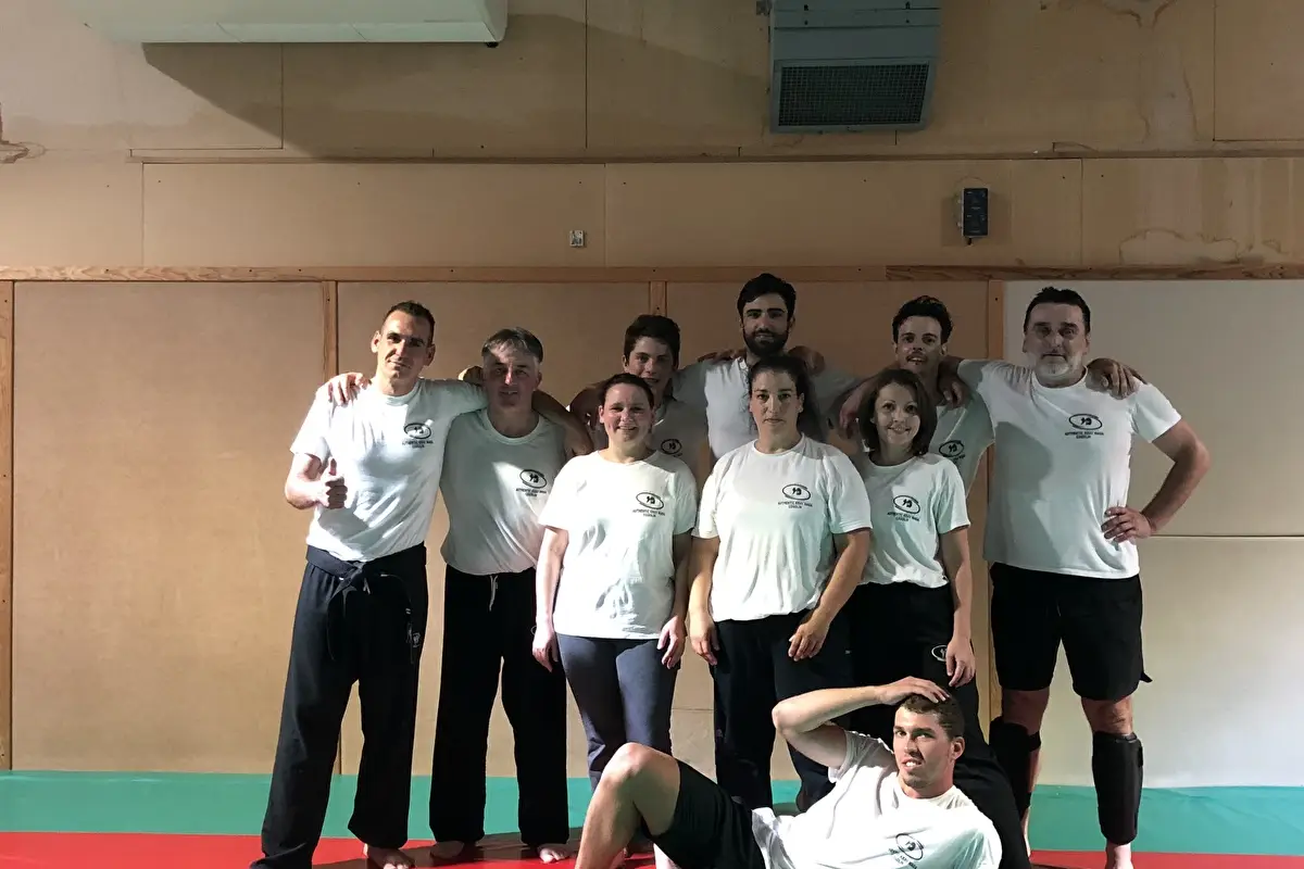 Authentic Krav Maga Cogolin Akmc