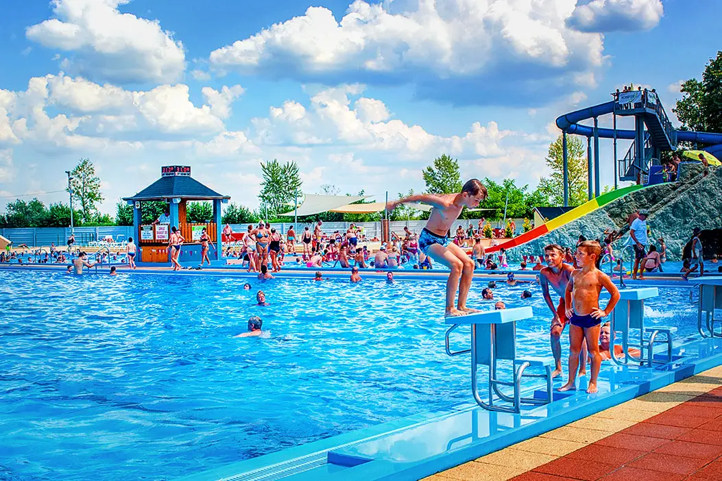 Baths & Beach Emil Tatárik, Nové Zámky