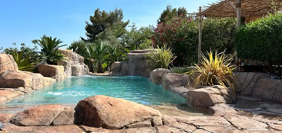 Avie Pool
