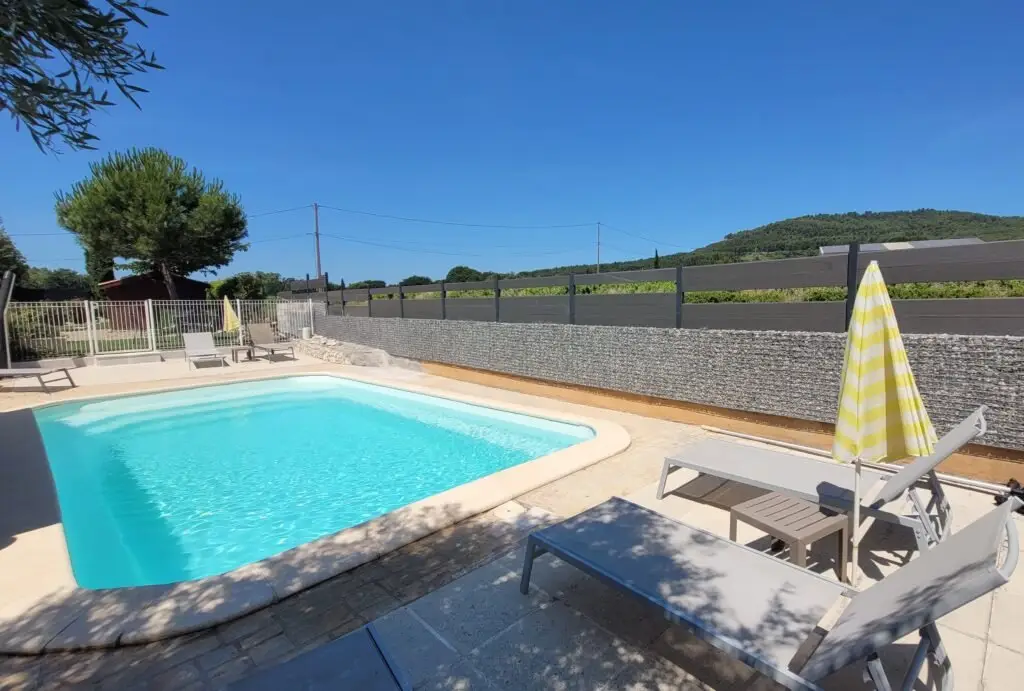 Gite Artemiss: location de vacances avec piscine proche Avignon Apt Lubéron Provence Vaucluse
