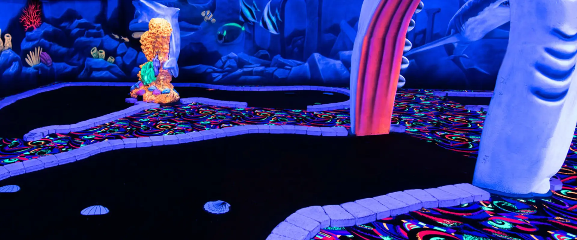 U-Puttz Black Light Miniature Golf