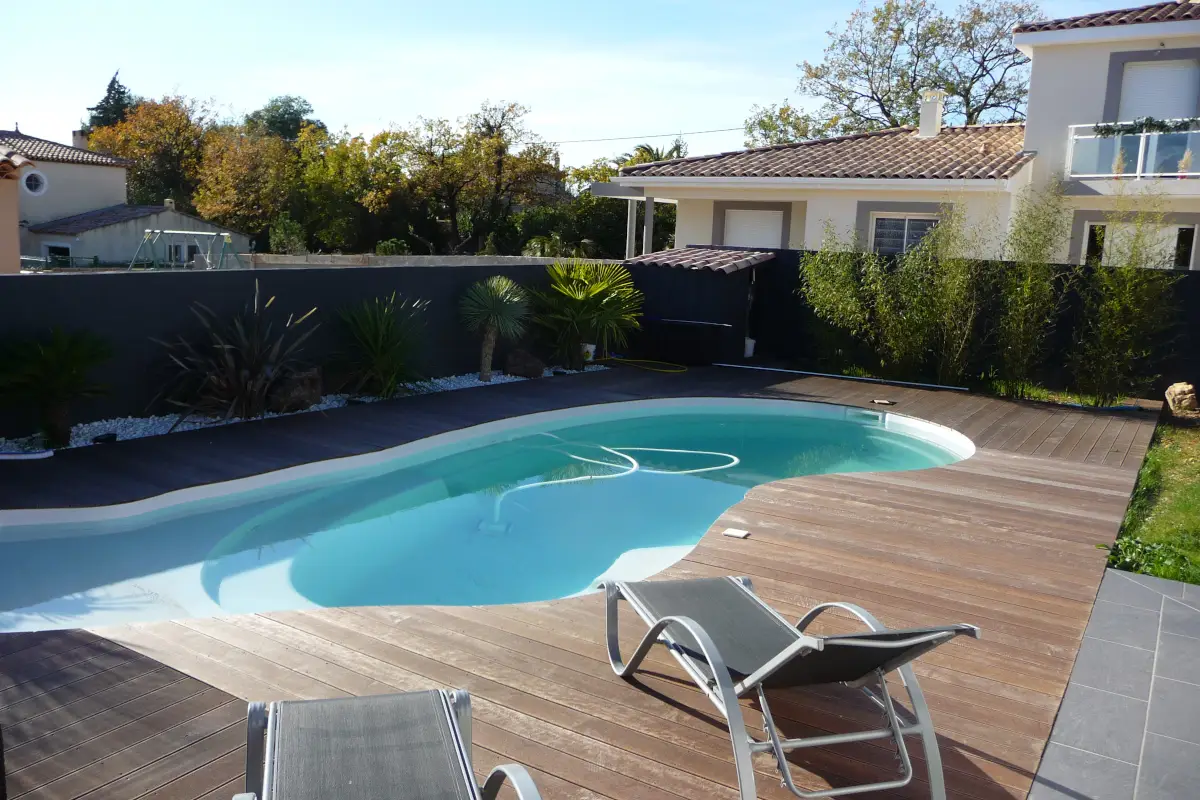 Aux piscines et bains de la baie