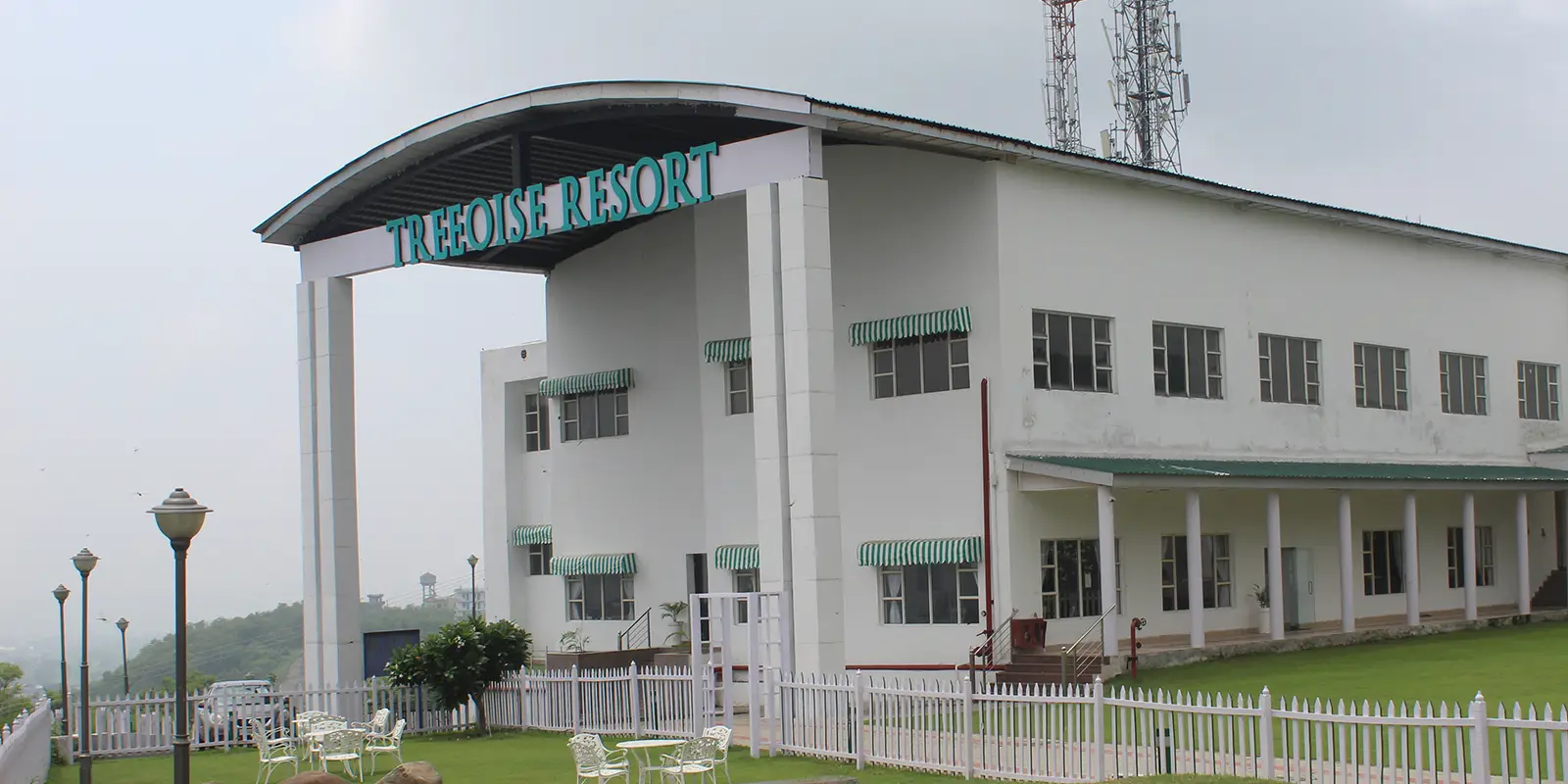 Treeoise Resort