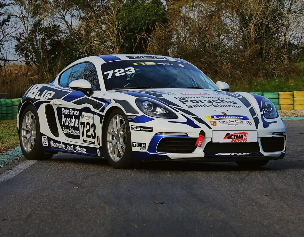 Actua GT Driving