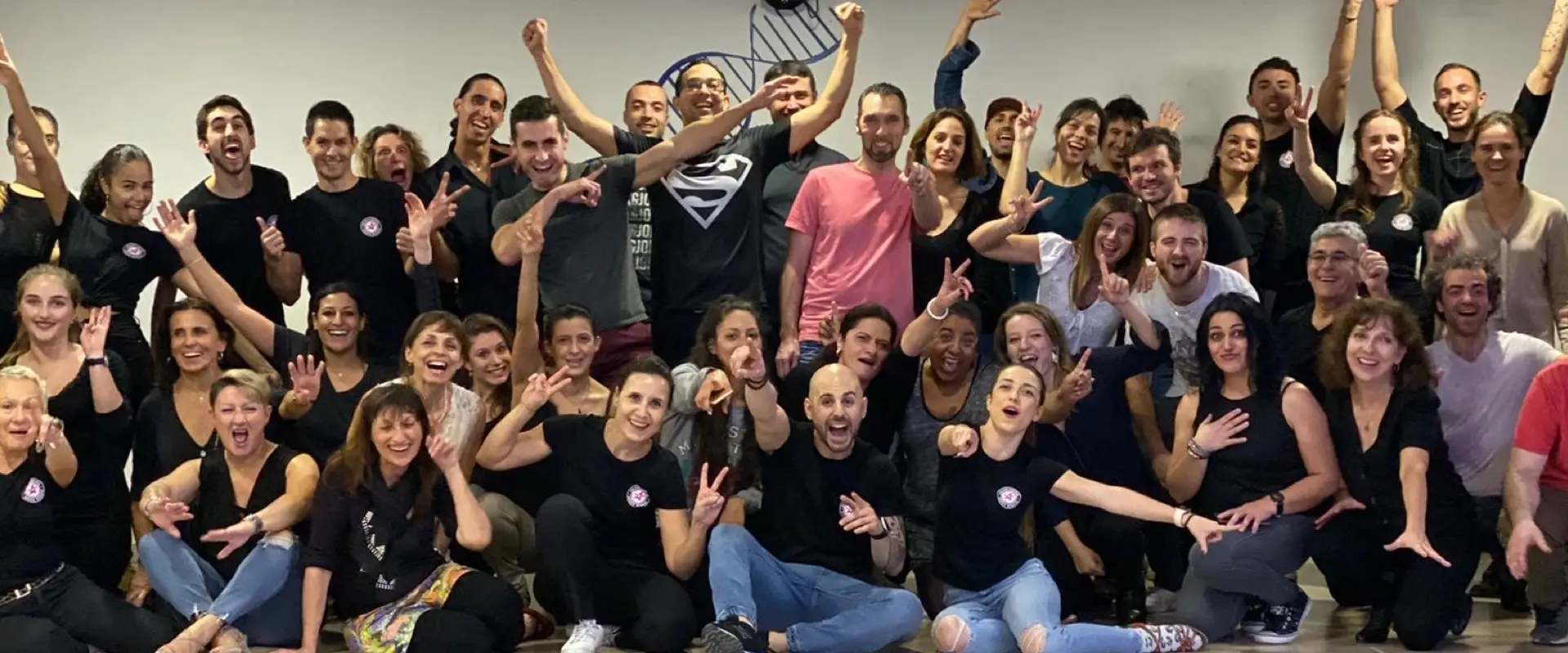 Salsacademia Dance School-Ecole De Salsa