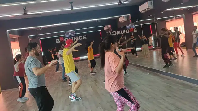 Bbounce dance studio