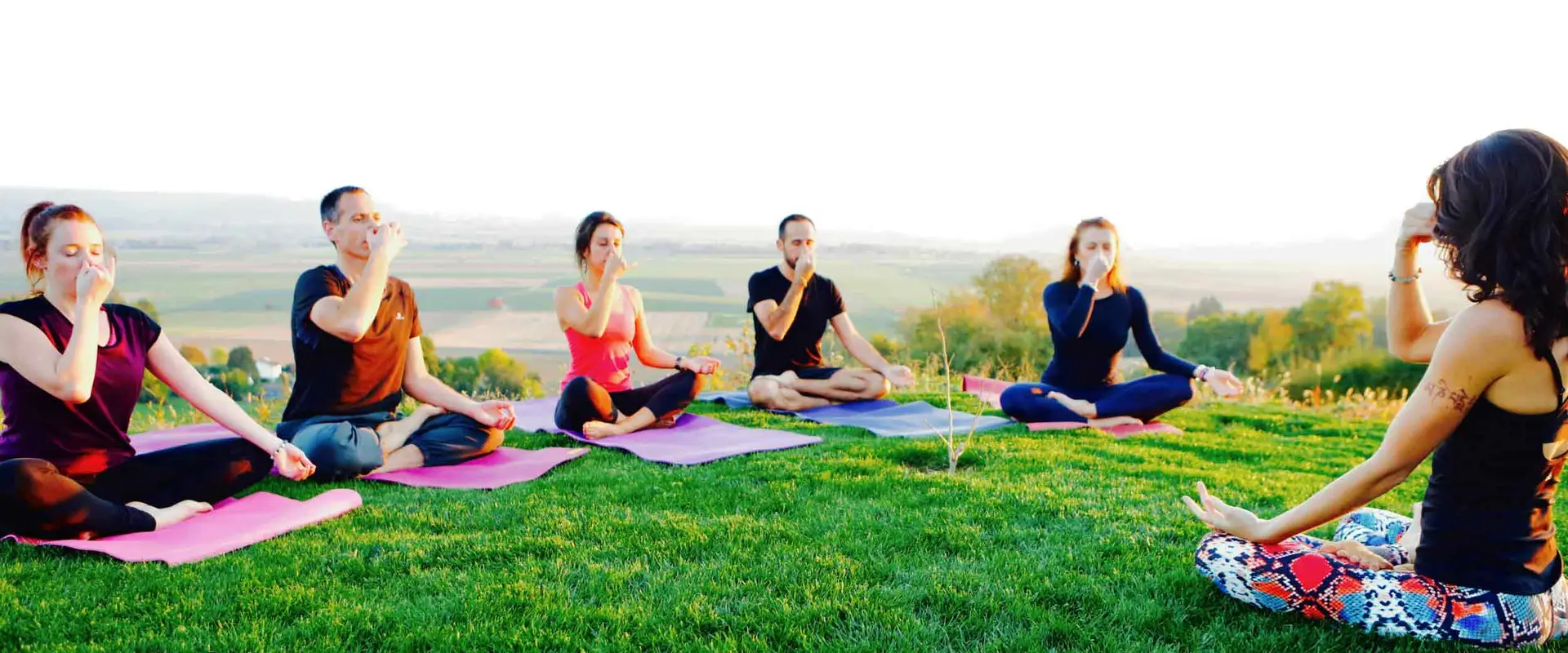 Lola Yoga | Cours, Stages et Formations en Isère