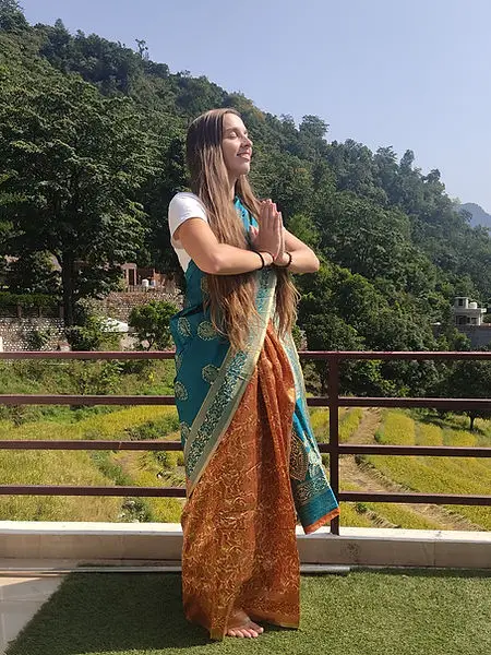 Juliette Bayeux - Breath And Rise - Yoga