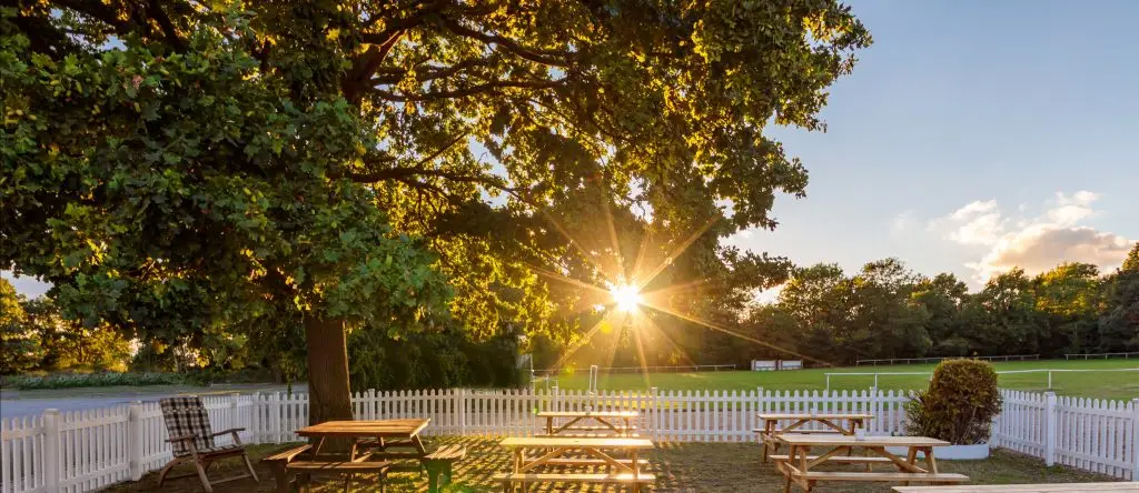 The Oaks, Eltham Town