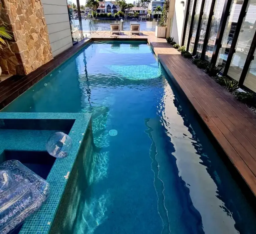 Universal Pools & Spas