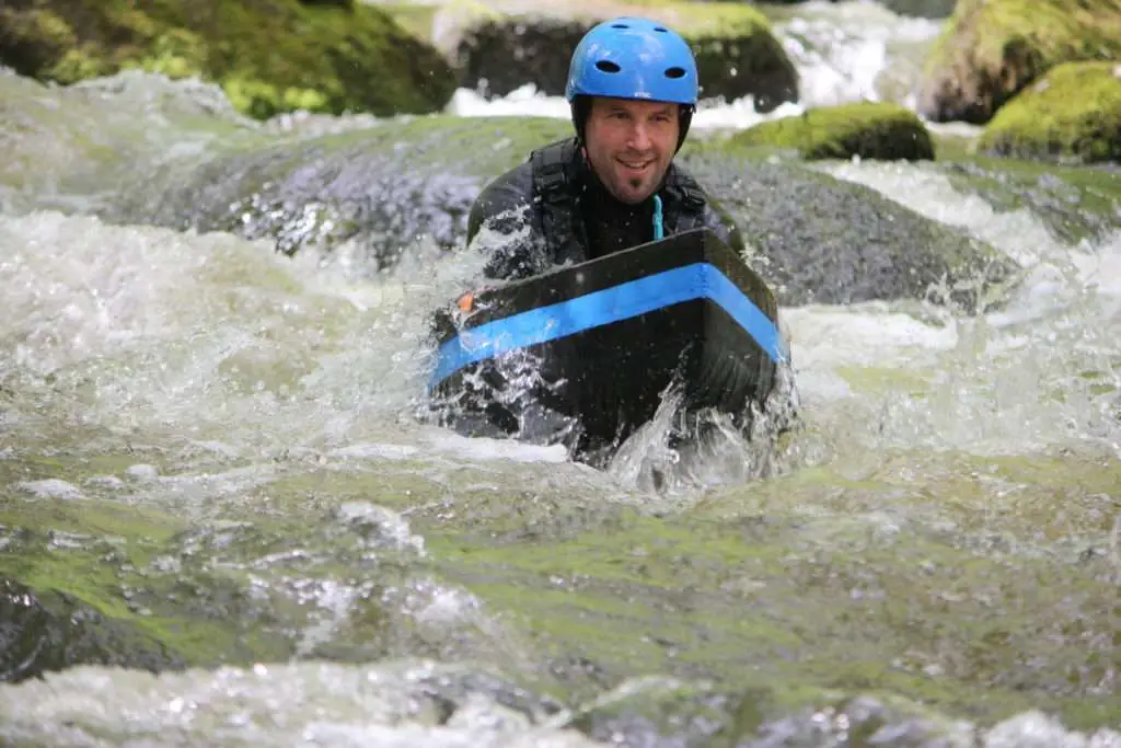 Adrénaline Rafting Morvan : Rafting, Hydrospeed, Canoé/Kayak-raft dans la Nièvre en Bourgogne. EVG/EVJF