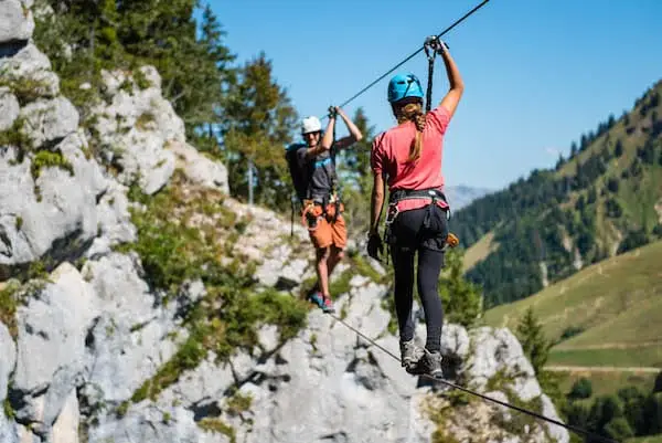 Mounted Médio - Via Ferrata & Tyroliennes Annecy