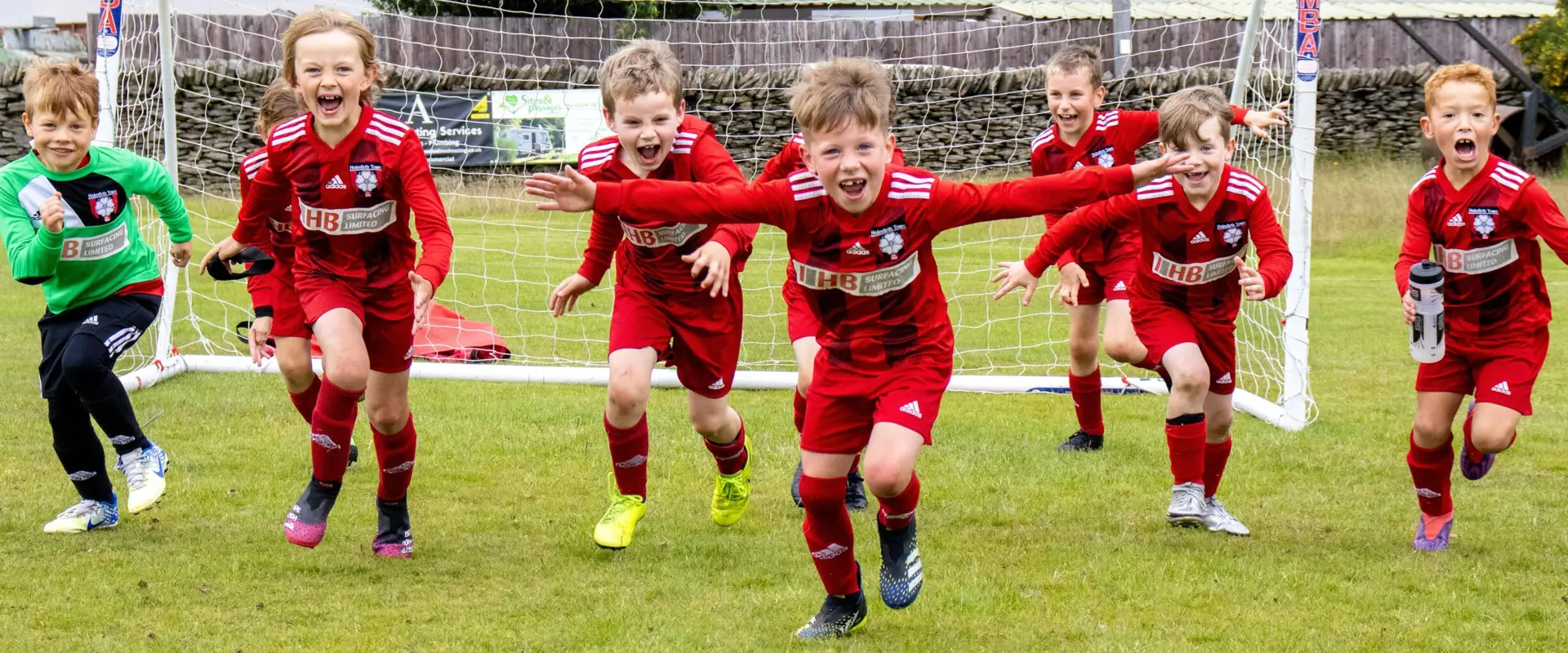 HOLMFIRTH TOWN JUNIOR FOOTBALL CLUB