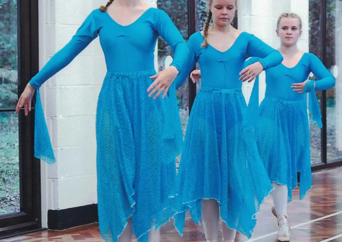 Starlight Dance & Skipping & Adult Line Dancing