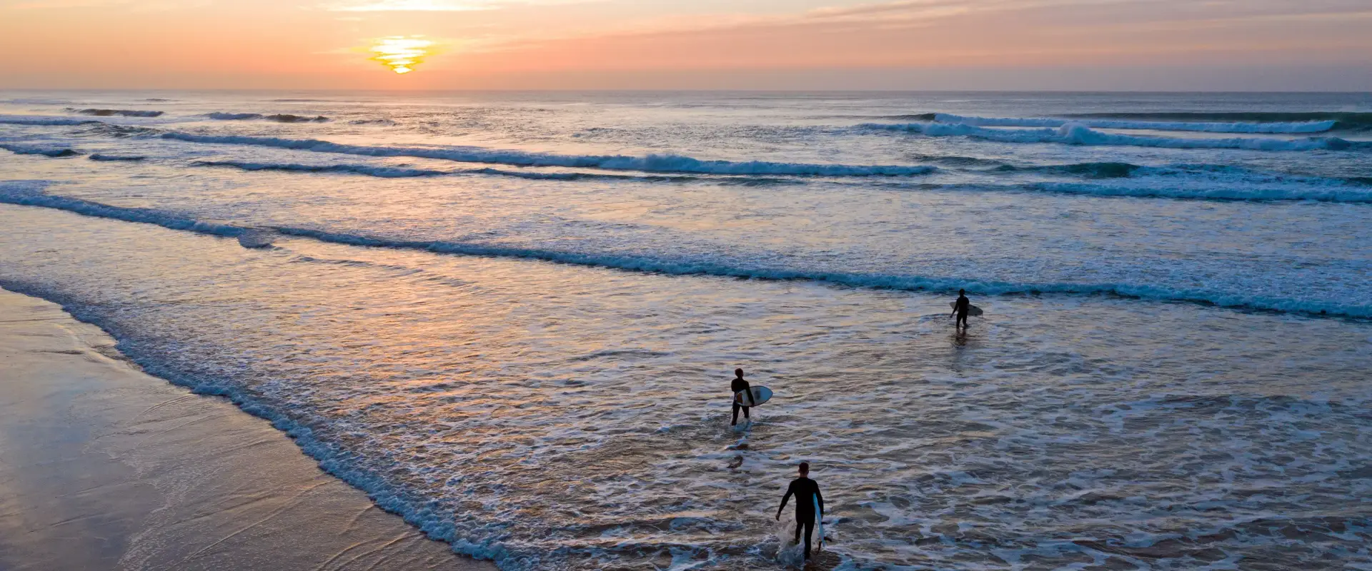 Ecole De Surf, Restaurant, Cheeky Family Surf Camp