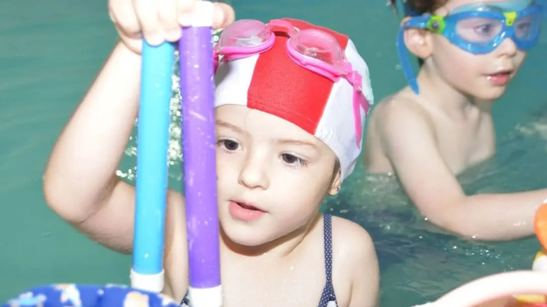 "Les Petits Dauphins" Swimming lessons for babies and kids