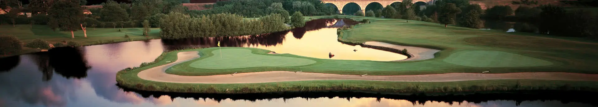 Golf Stars- Classification et Moteur de Recherche Golfs