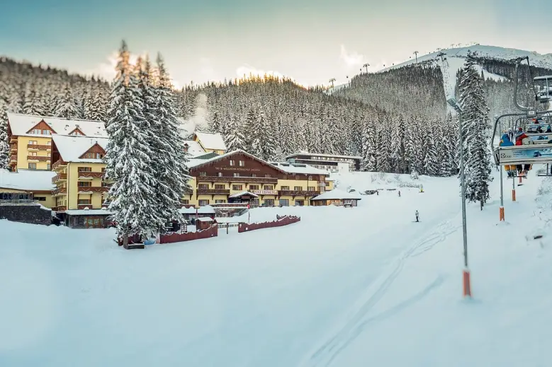 Ski & Snowboard School Jasná
