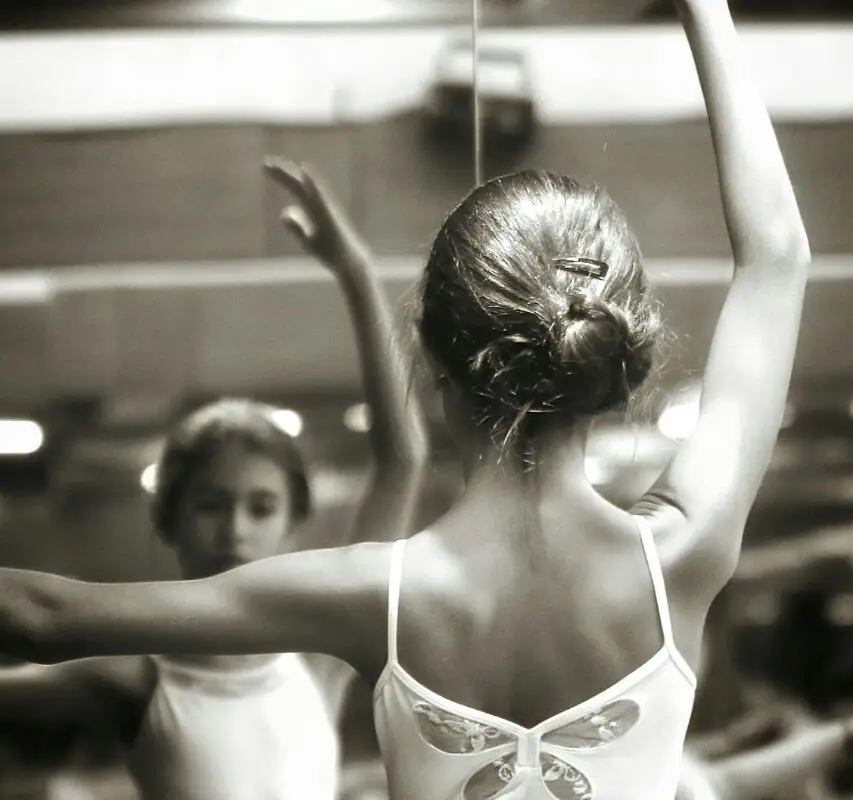 LES DANSEUSES ACADEMEY OF BALLET