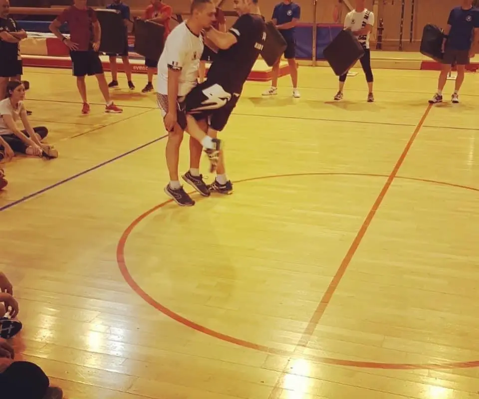 Association Iséroise Of Self Defense - Krav Maga - Hkm - Grenoble