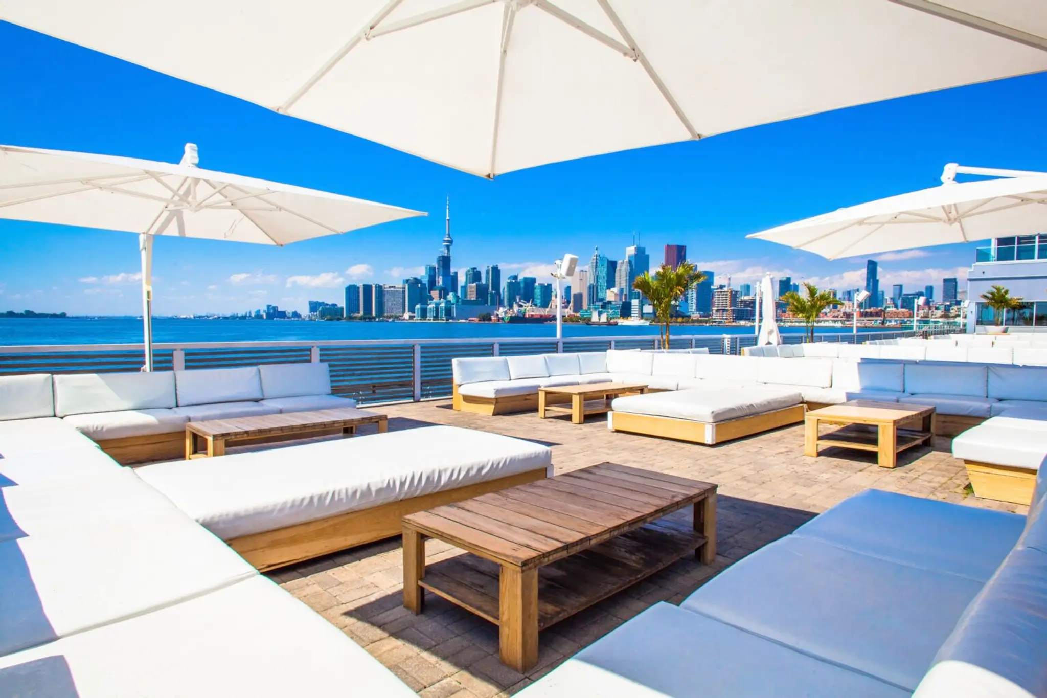 Cabana Poolbar