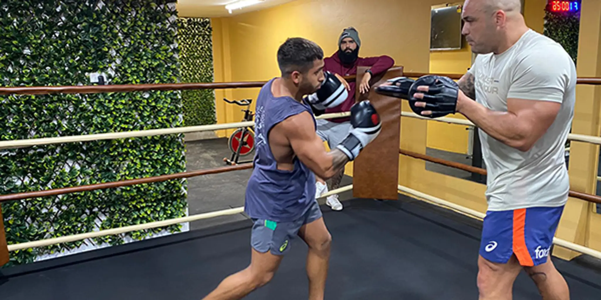 Fiteklub Fitness - Burleigh fight club - Boxing adults & Kids Weights Gym Burleigh Heads Gold Coast