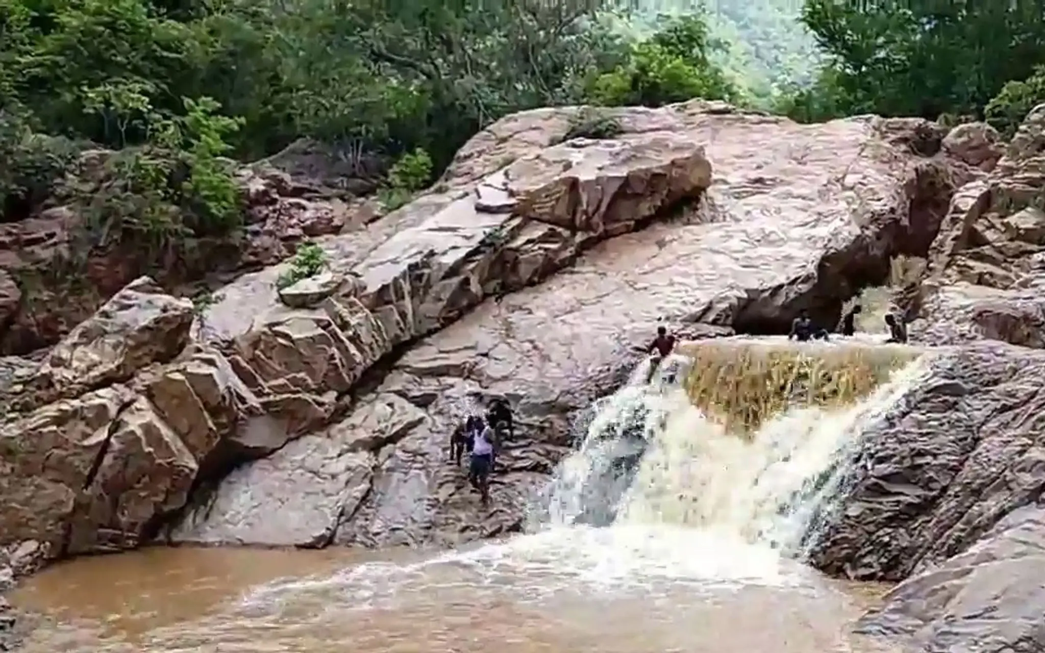 Clifftop Resorts Yelagiri