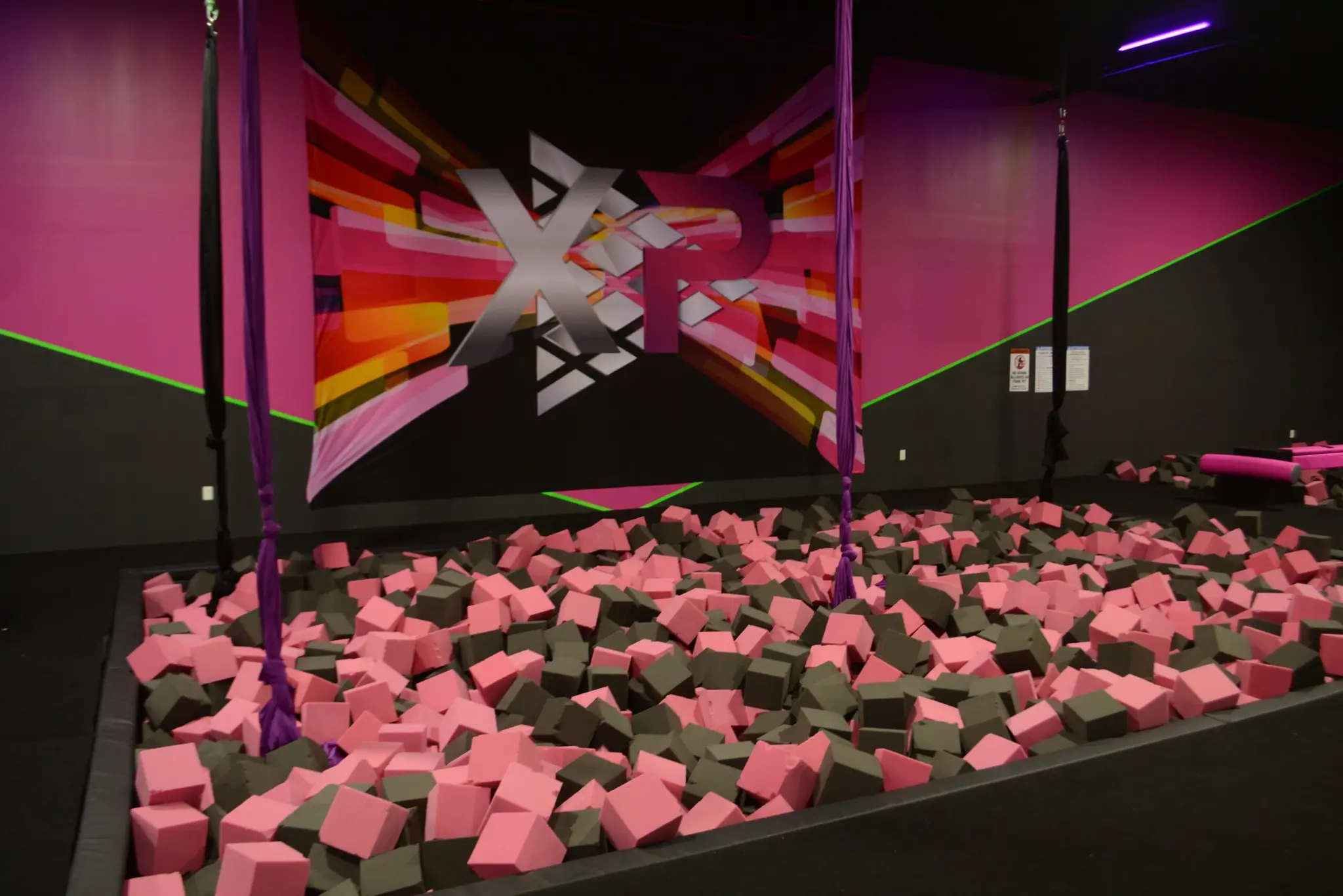 X-Play Trampoline Amusement Park
