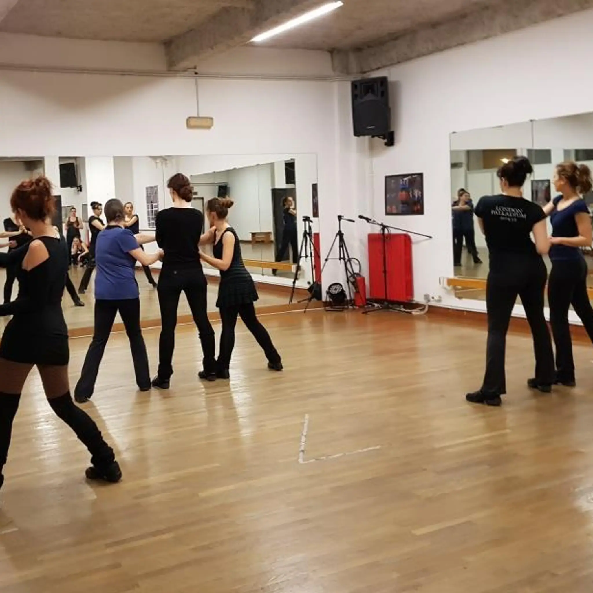 School Dance Dany Lays