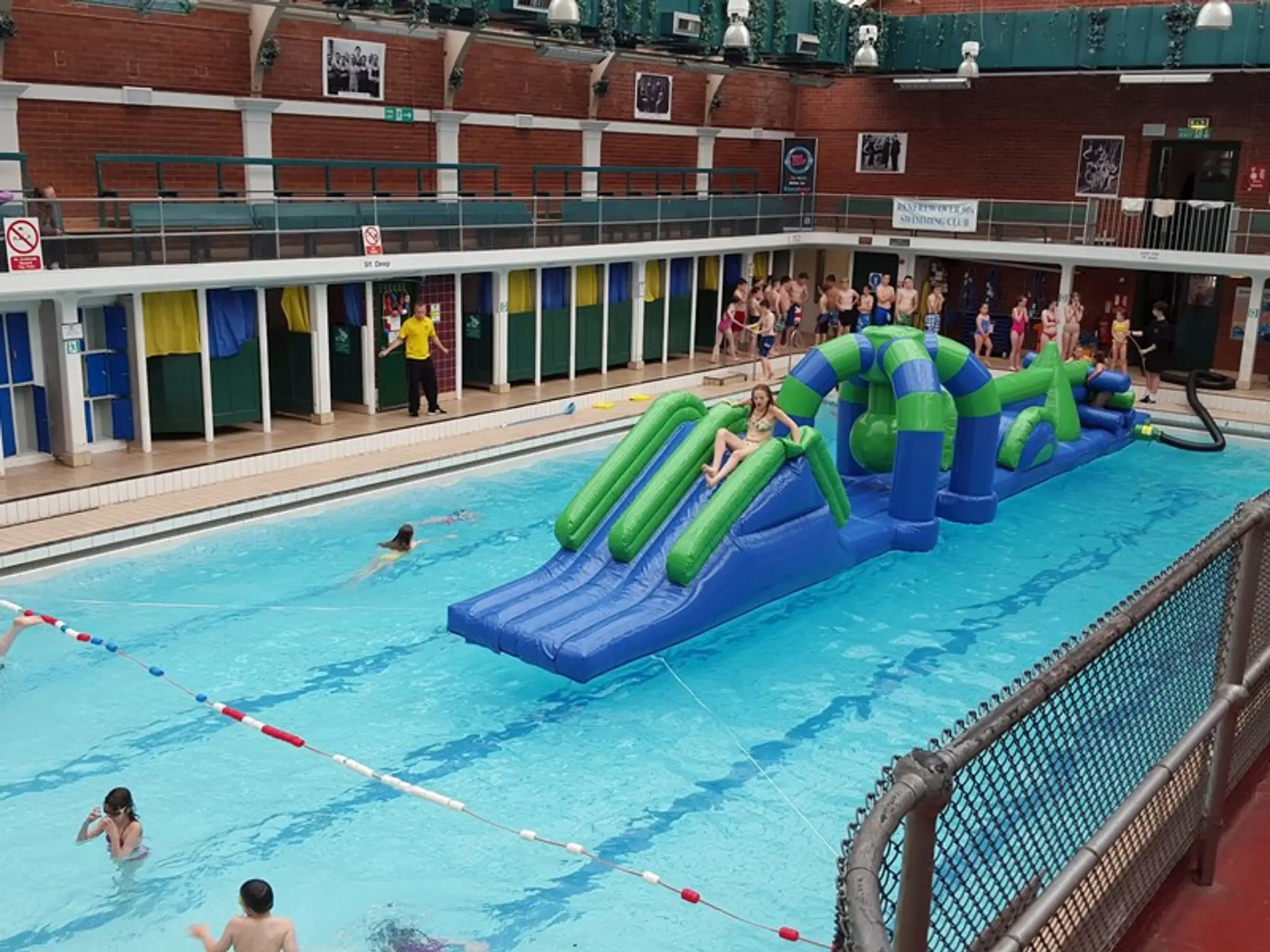 Renfrew Victory Baths