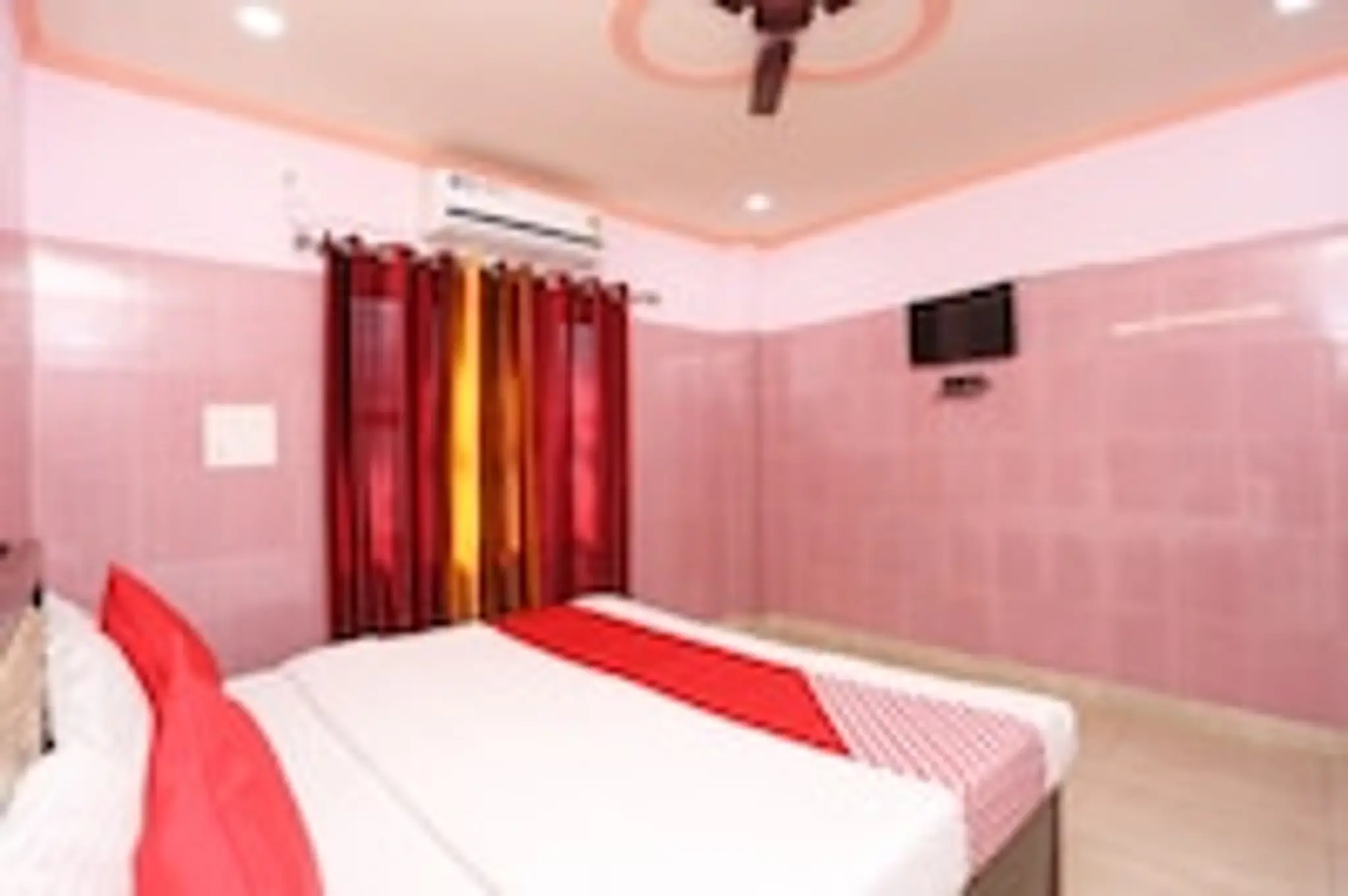 OYO 12248 Hotel Bagirathi Palace