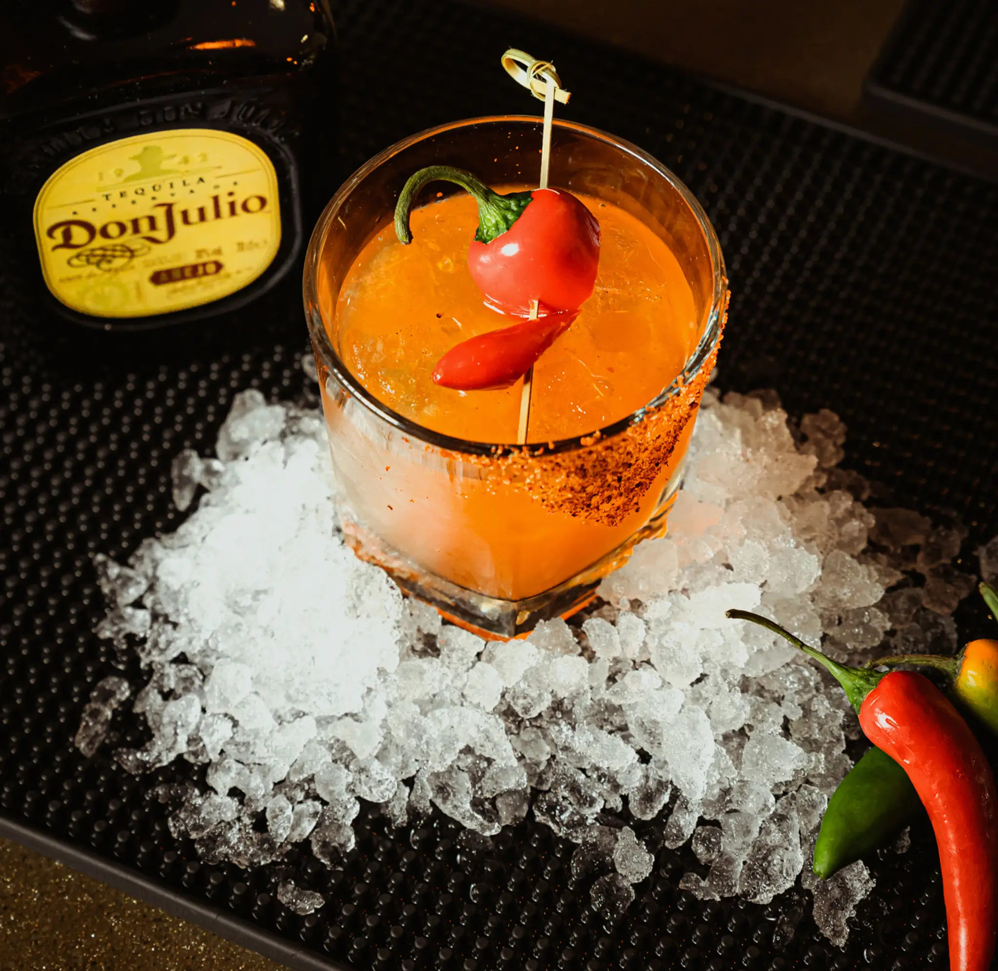 Miraflores Bar & Lounge