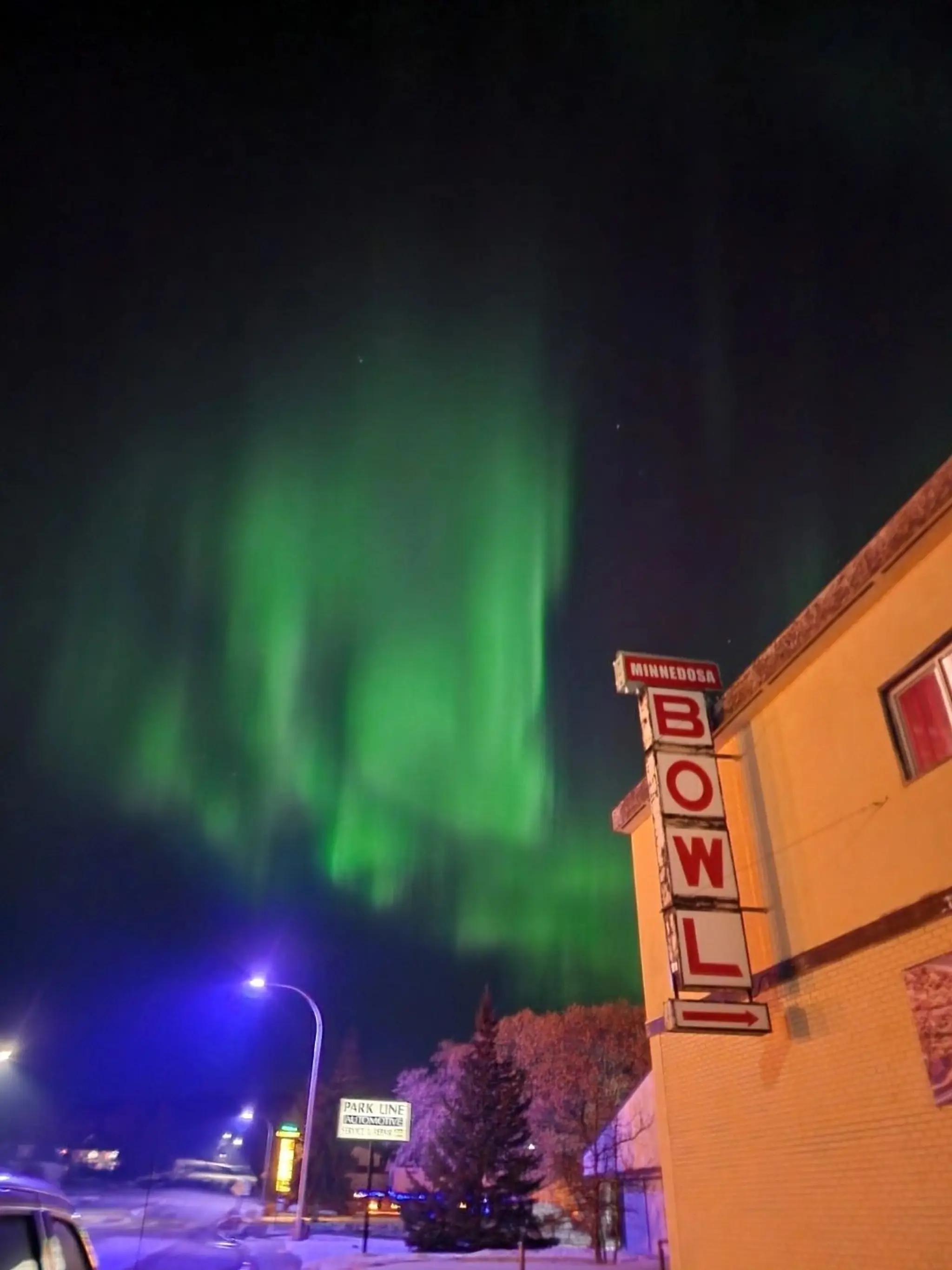 Minnedosa Bowl & Gutters Pizza