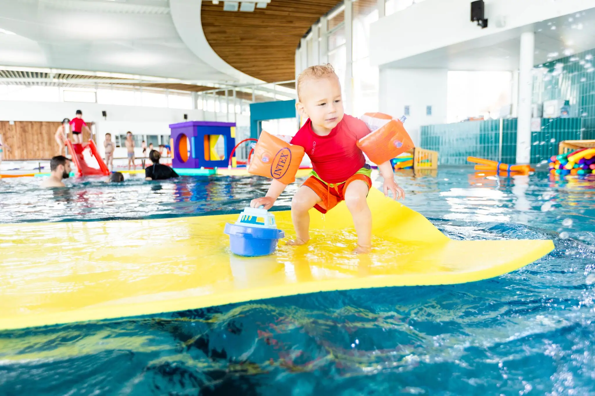 Aquatic Center Aqua Bubbles °