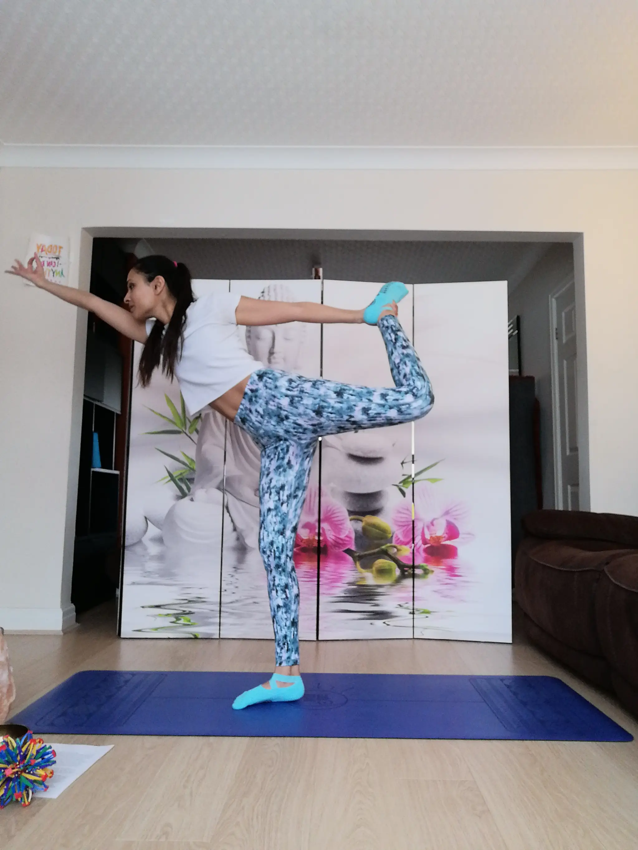 Divine Yoga143 (under 16s)