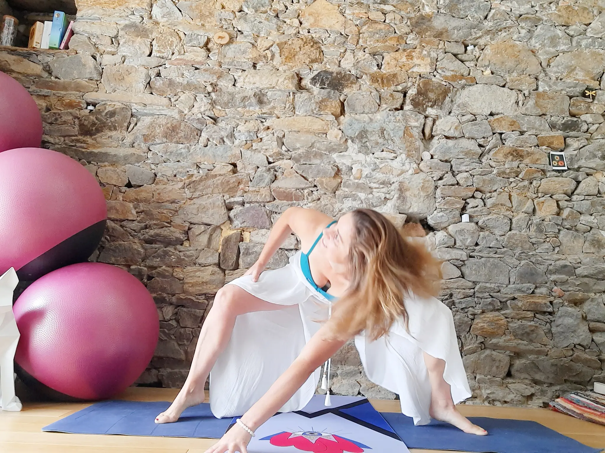 Camille B Trainer Sportswoman Yoga Movement Equicoach Respiration Développement Staff