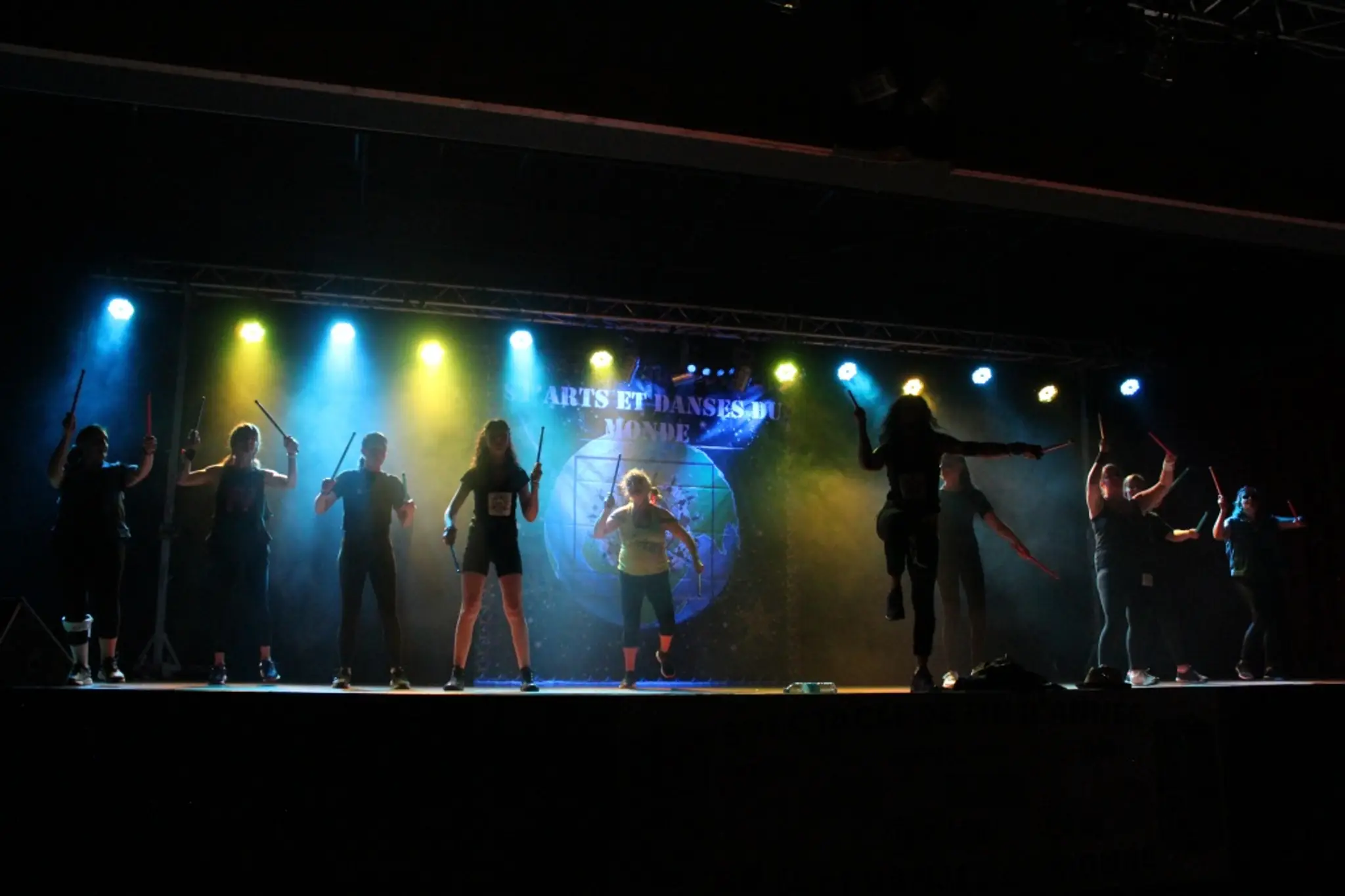 Arts And Dances Du Monde