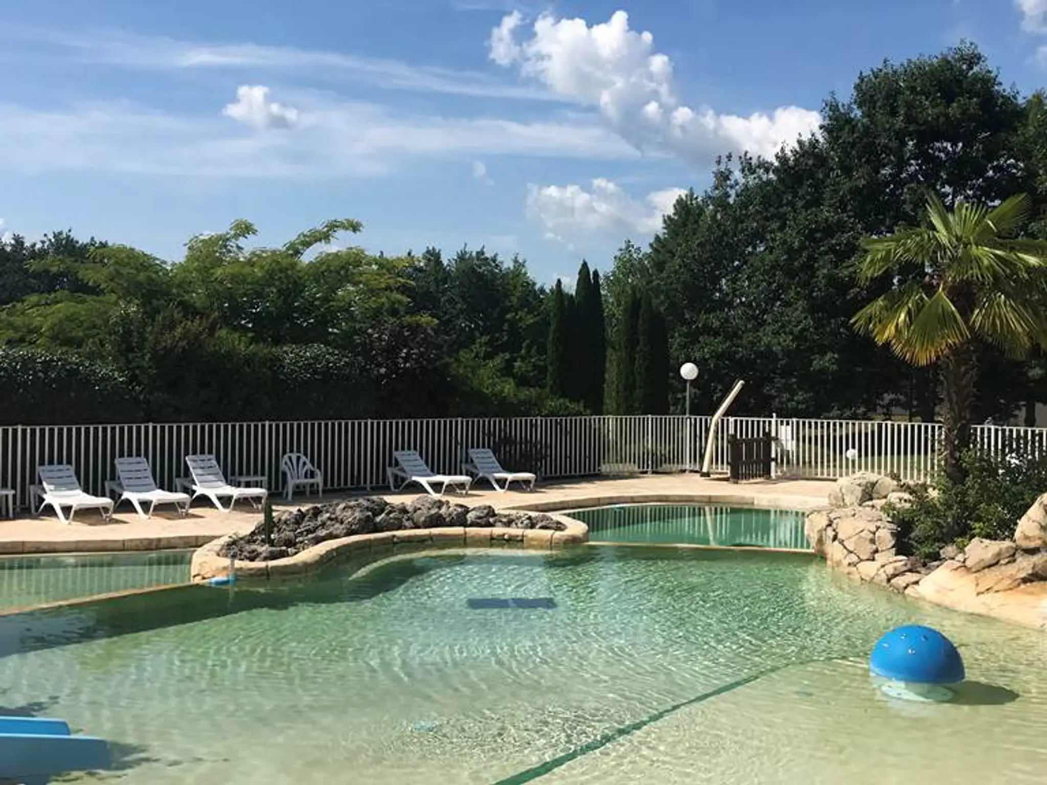 Domaine de la chapelle en Corrèze, gites, camping, piscine