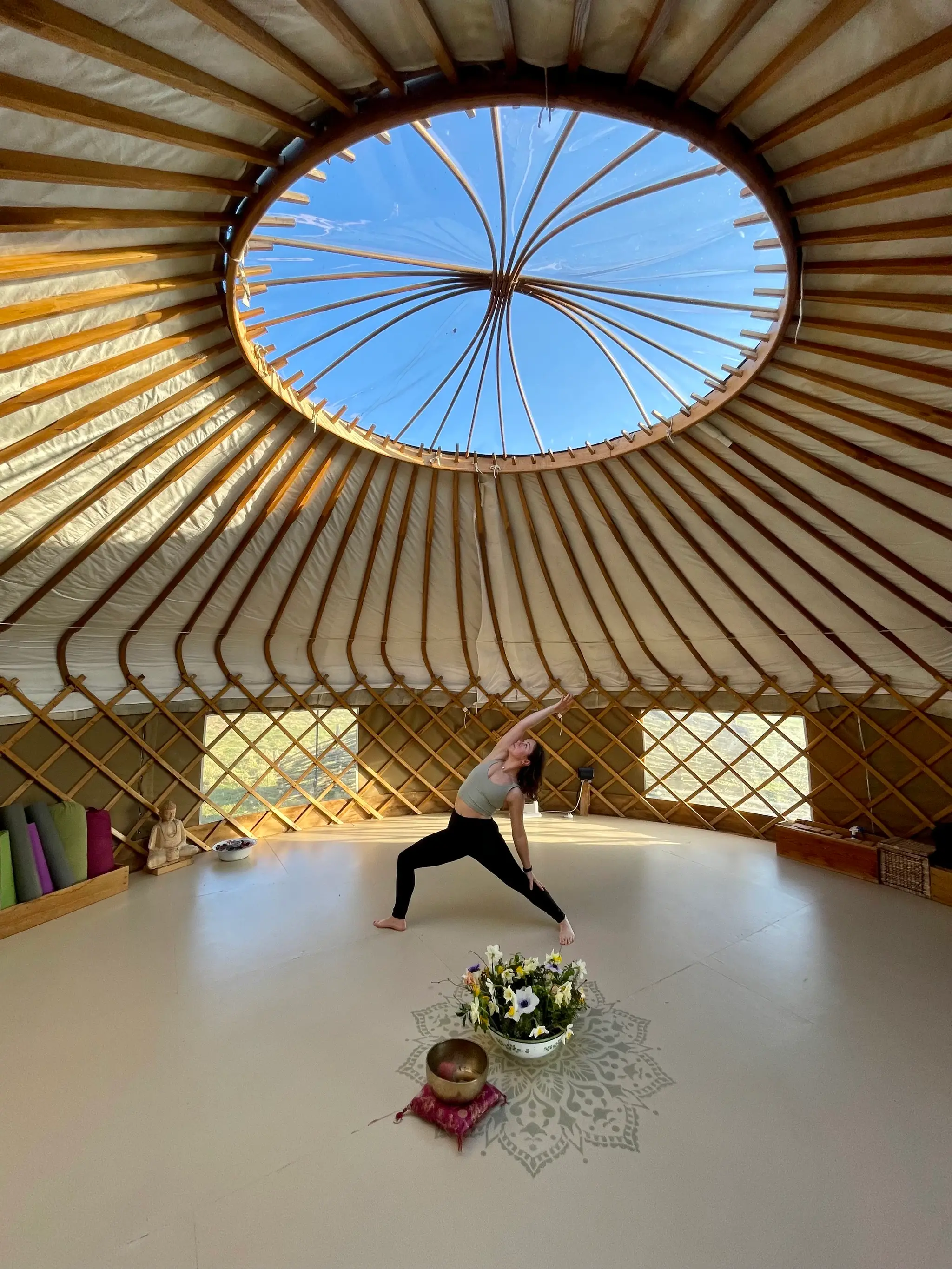 Pregnancy Yoga Class - Yoga Ro