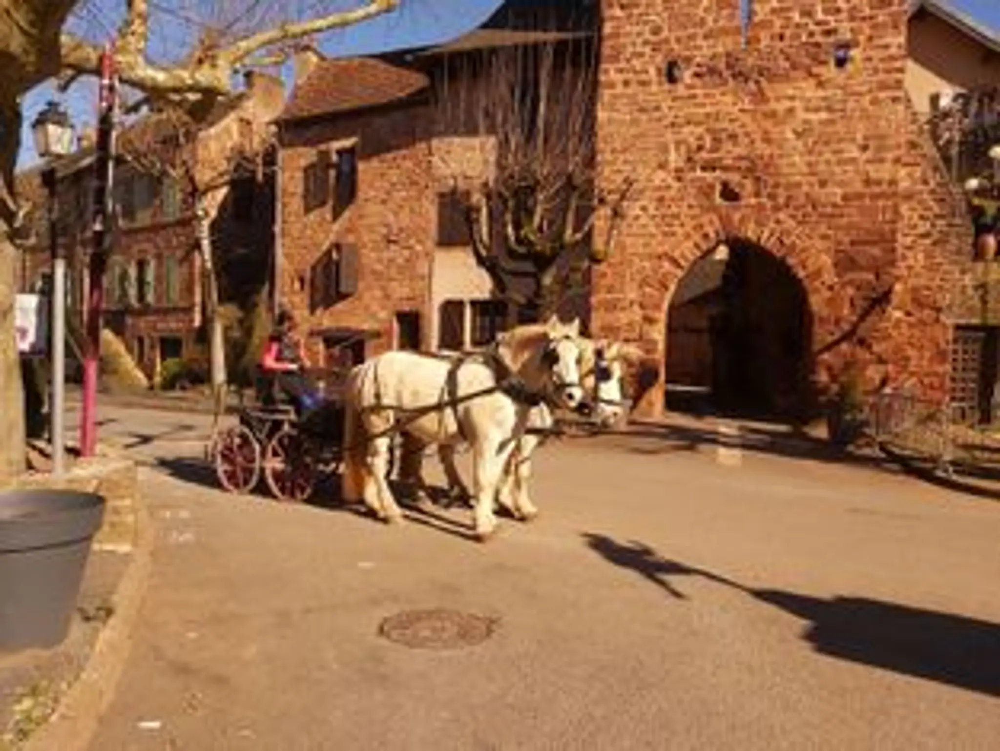 La Frégière Riding