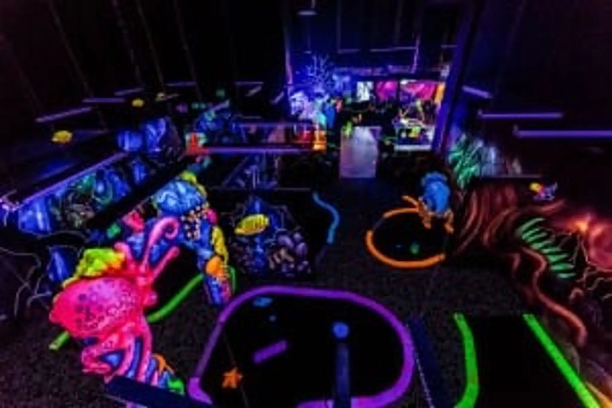 Zone 15 - Laser Tag, Mini-Putt, Ralit Virtuelle, Simulateurs de course