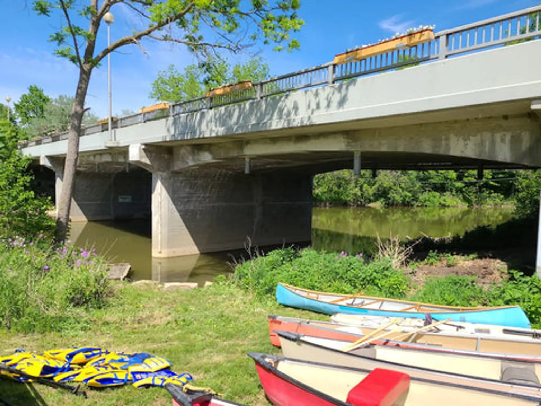 Crappie Rentals - Canoes, Kayaks, SUPs, Pedalboats