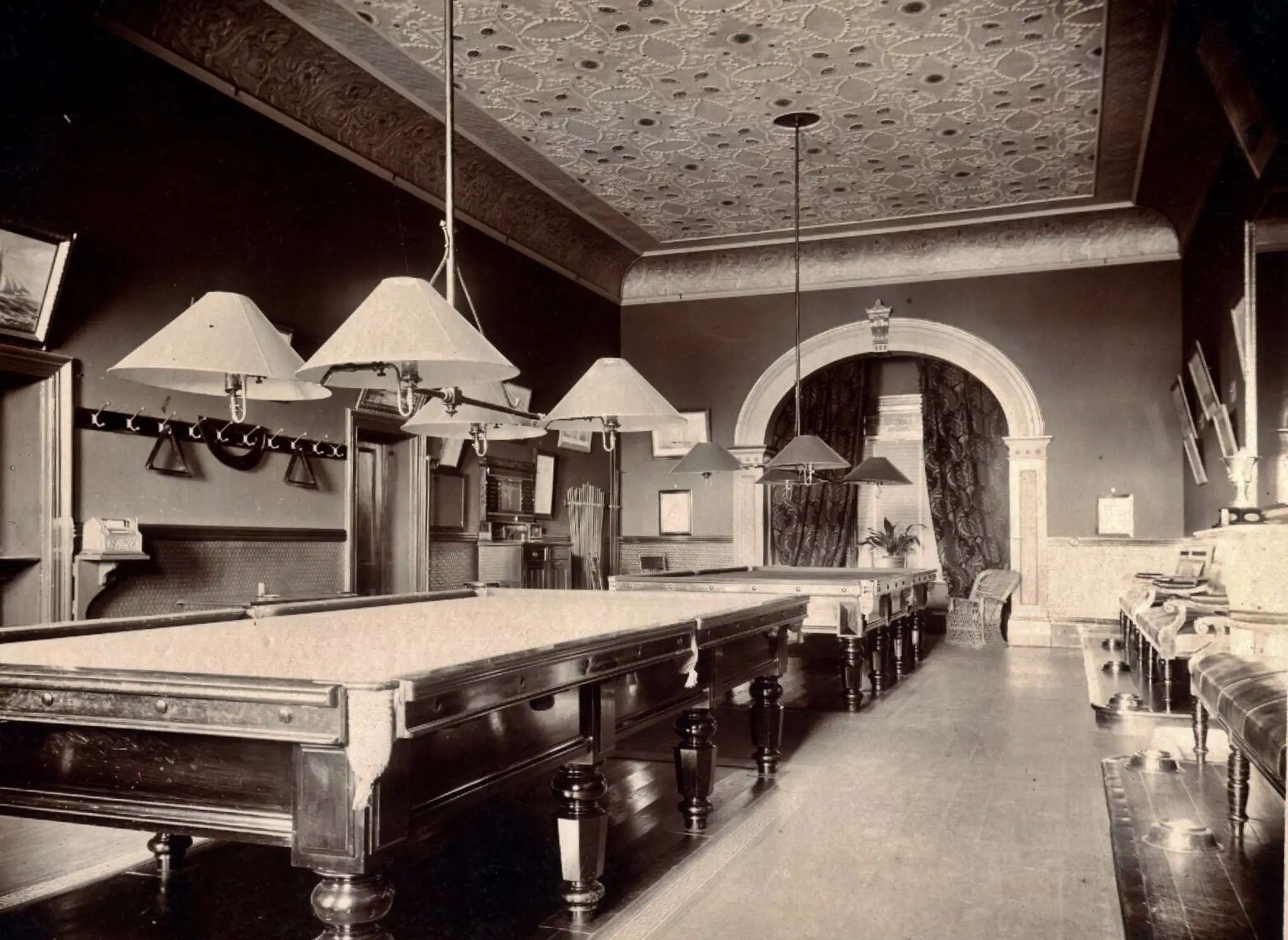 Semaphore Workers Club