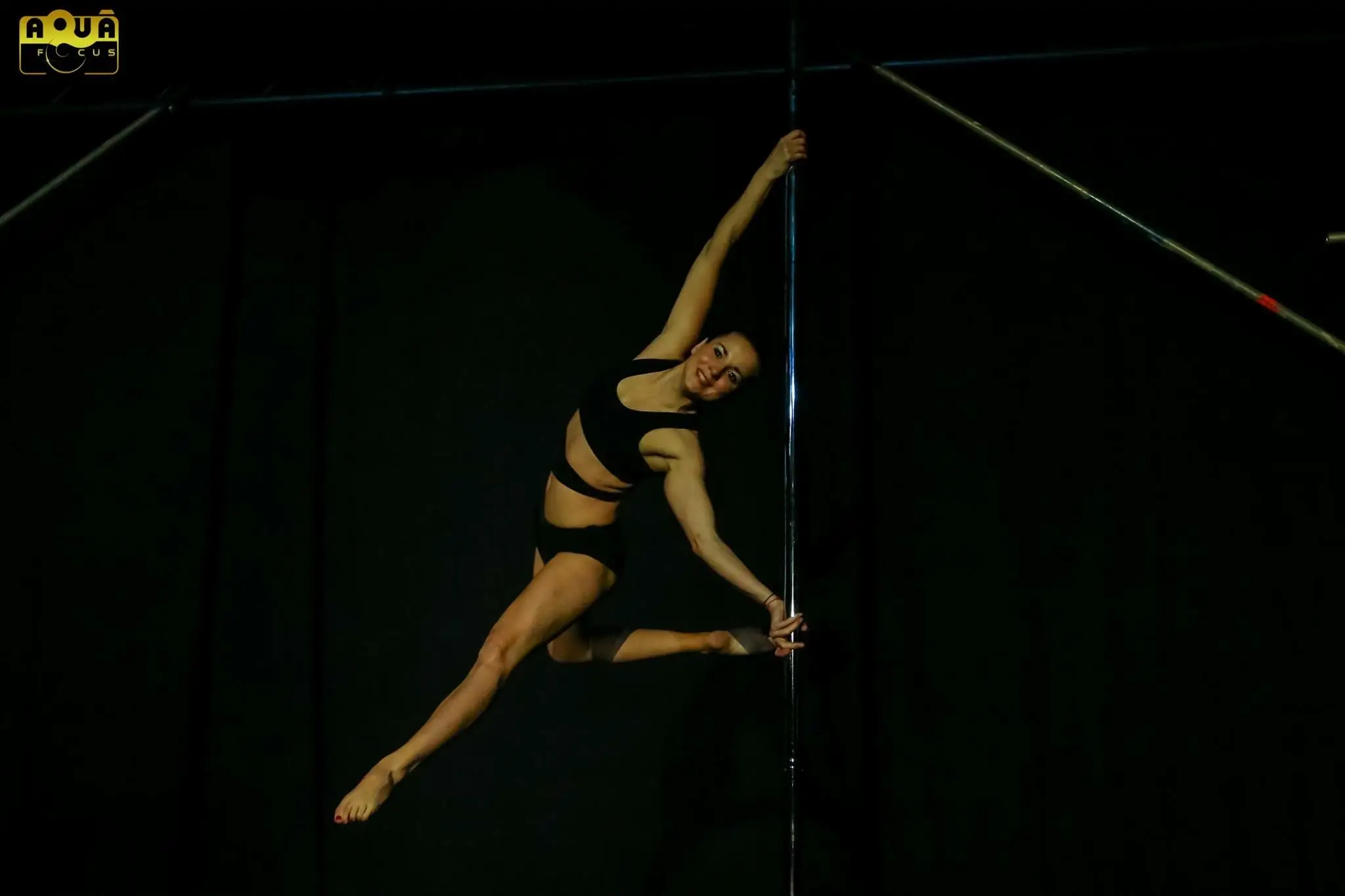 Moneli Studio - Pole Dance and Pilates