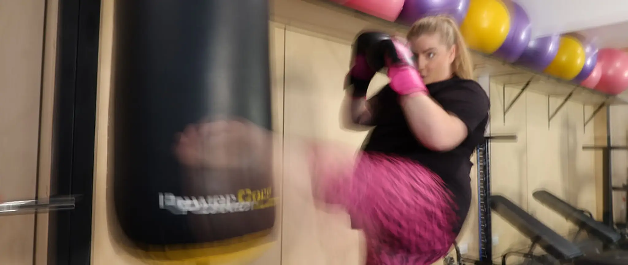 PiNK TRAiNiNG! AW AUTHENTIC WOMEN.