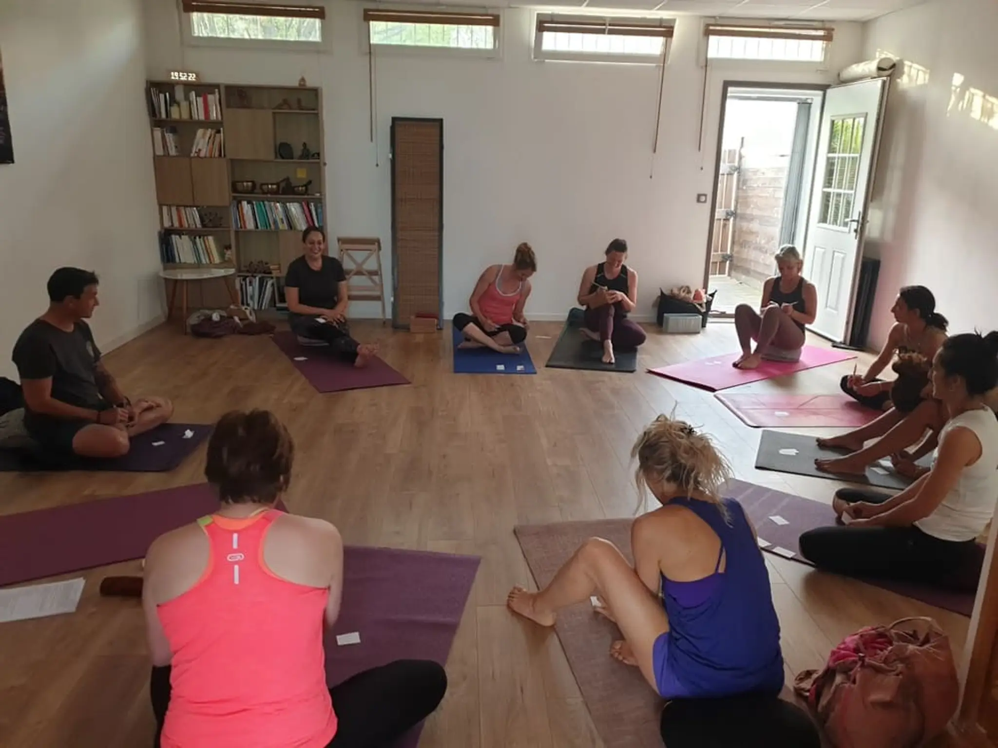 Un Esprit Zen Yoga, Soins Bien-Être, Location De Salle