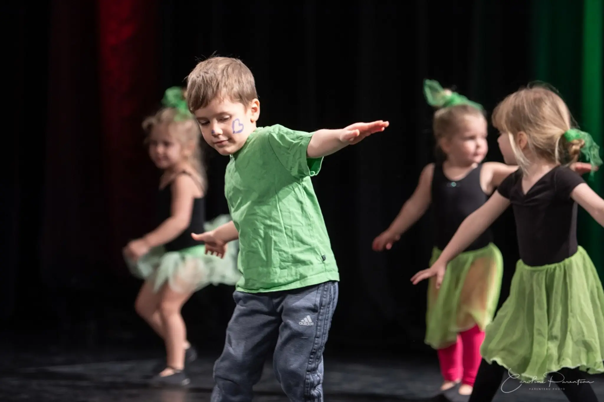 Mouv, Acadmie De Danse