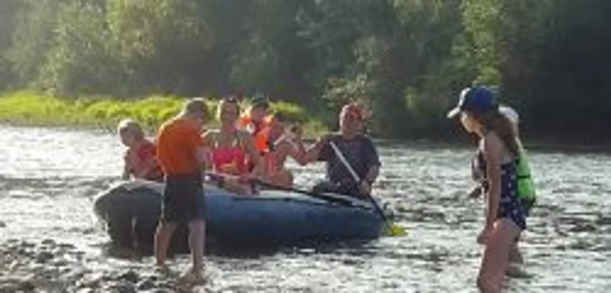 Drevenica Revište požičovňa lodí, rafting, autokemping s ubytovaním a stravou.