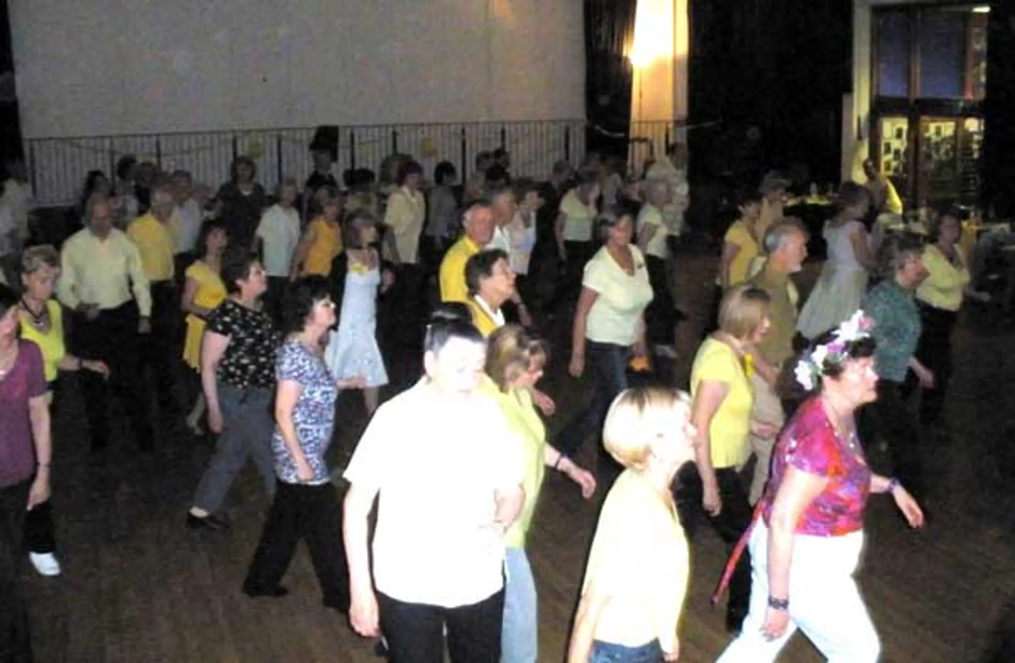 Texan Dudes Linedancing